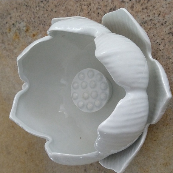 Vintage white ceramic lotus meditation flower votive candle holder vase 6x3 - Picture 2 of 4